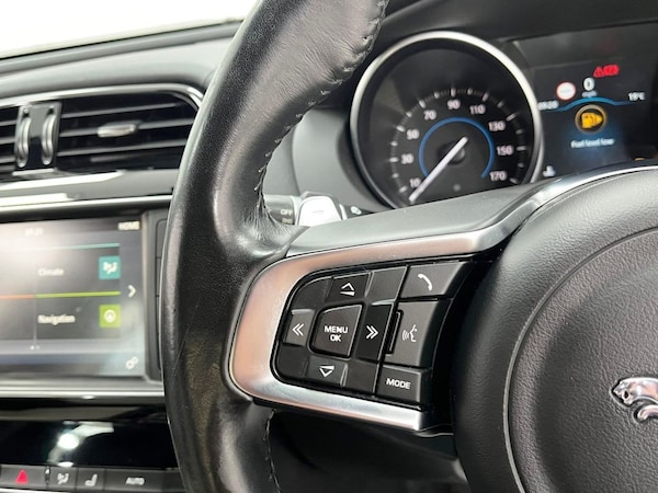 Used Jaguar XE 2018 for sale - 76223828: Photo 23