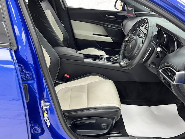 Used Jaguar XE 2018 for sale - 76223828: Photo 26