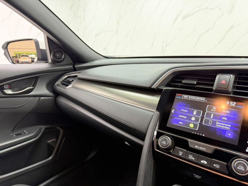 Used Honda Civic 2018 for sale - 77383478: Photo 17