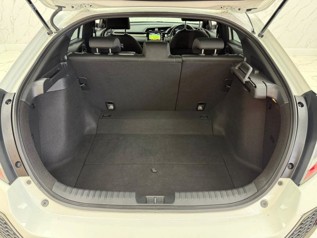 Used Honda Civic 2018 for sale - 77383478: Photo 27