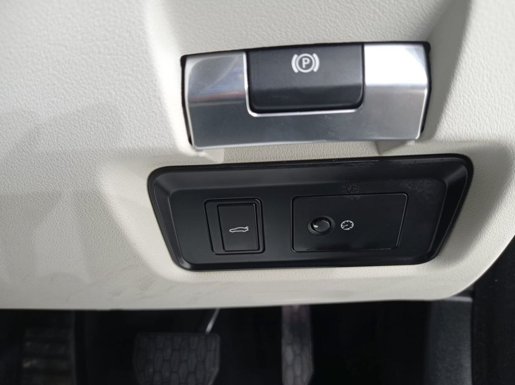 Used Jaguar XE 2020 for sale - 77667270: Photo 29