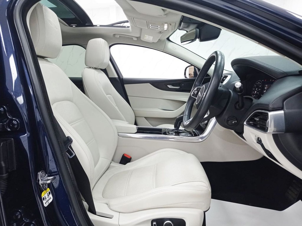 Used Jaguar XE 2020 for sale - 77667270: Photo 31