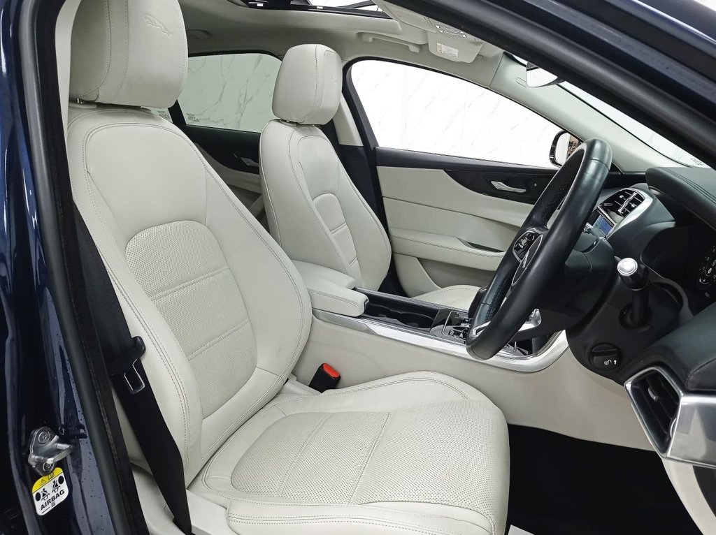 Used Jaguar XE 2020 for sale - 77667270: Photo 32