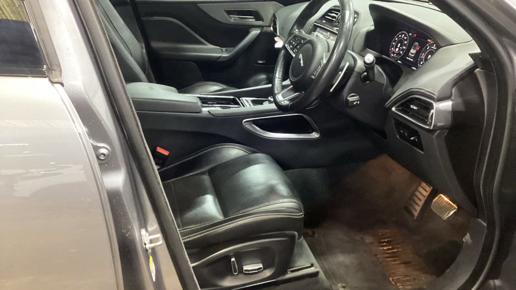 Used Jaguar F-Pace 2021 for sale - 77720055: Photo 10