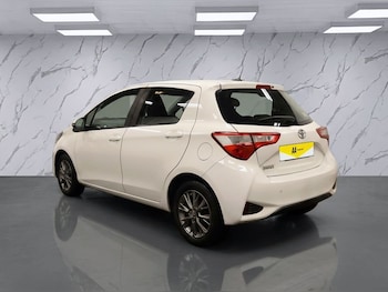 Used Toyota Yaris 2017 for sale - 77820715: Photo
