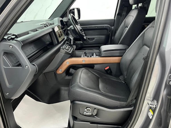 Used Land Rover Defender 130 2022 for sale - 75986712: Photo 28