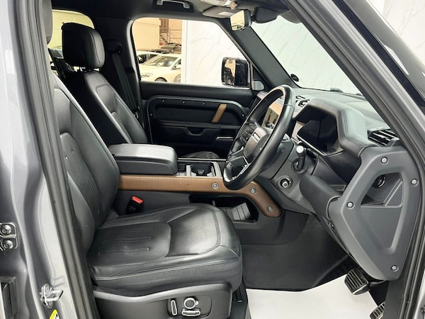 Used Land Rover Defender 130 2022 for sale - 75986712: Photo 43