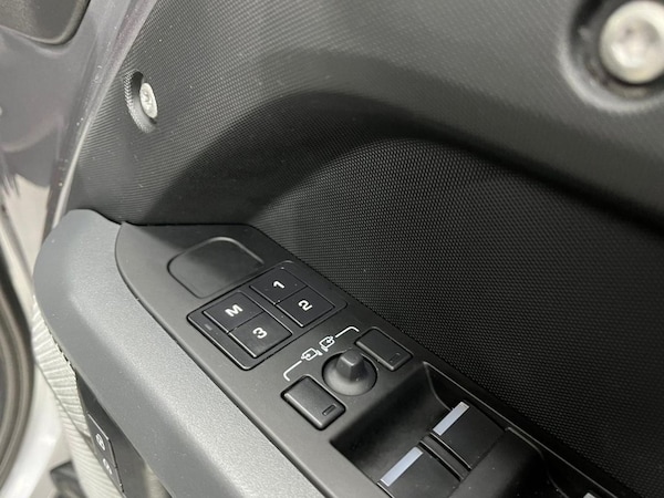 Used Land Rover Defender 130 2022 for sale - 75986712: Photo 46