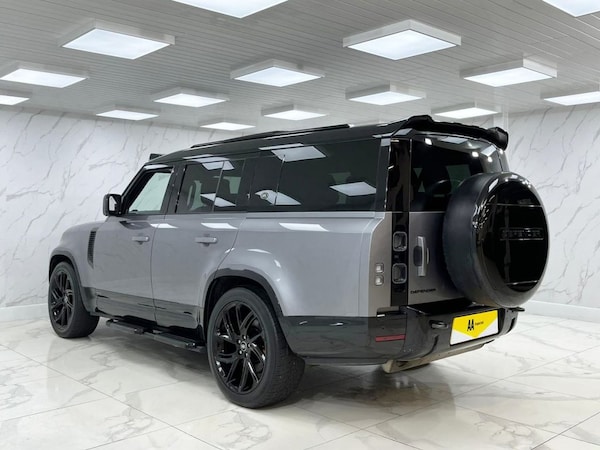 Used Land Rover Defender 130 2022 for sale - 75986712: Photo 8