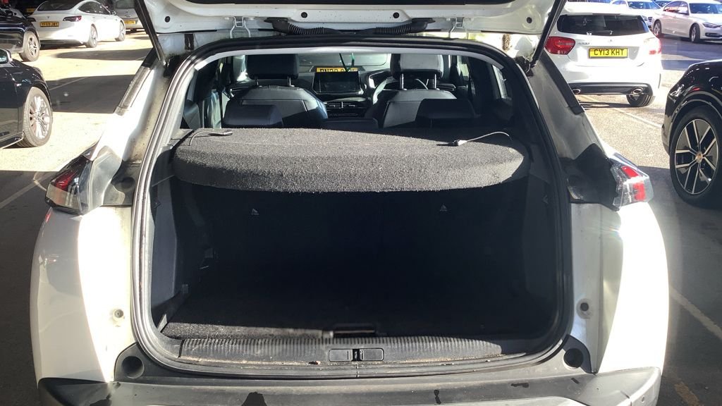 Used Peugeot 2008 2020 for sale - 76841403: Photo 10