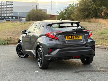 Used Toyota C-HR 2019 for sale - 79874153: Photo