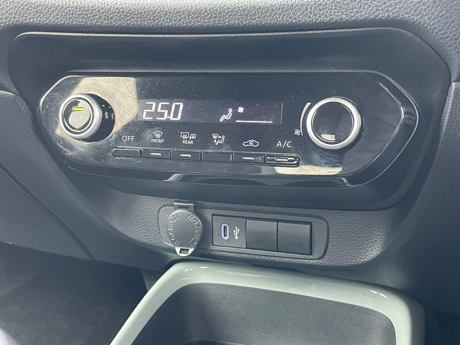 Used Toyota Aygo X 2024 for sale - 77468812: Photo 44