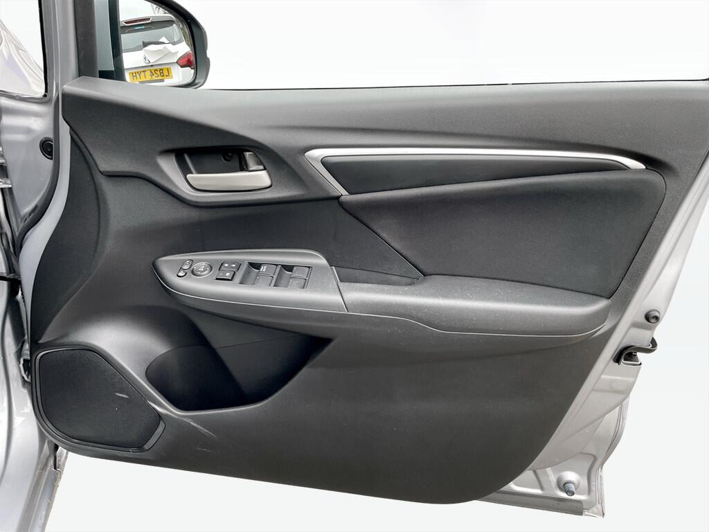 Used Honda Jazz 2018 for sale - 76472234: Photo 8