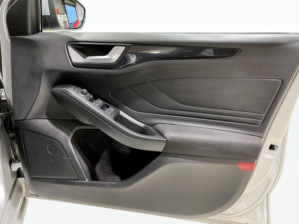 Used Ford Focus 2023 for sale - 76645228: Photo 8