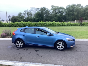 Used Volvo V40 2016 for sale - 78921399: Photo