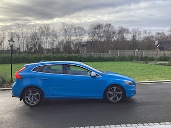 Used Volvo V40 2016 for sale - 77535852: Photo