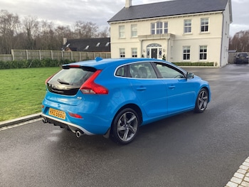 Used Volvo V40 2016 for sale - 77535852: Photo