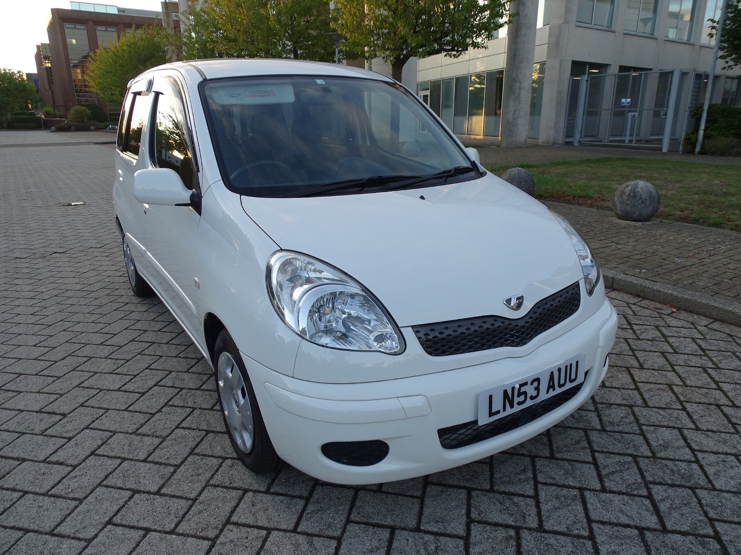 Used Toyota Yaris 2004 for sale - 76951330: Photo 2