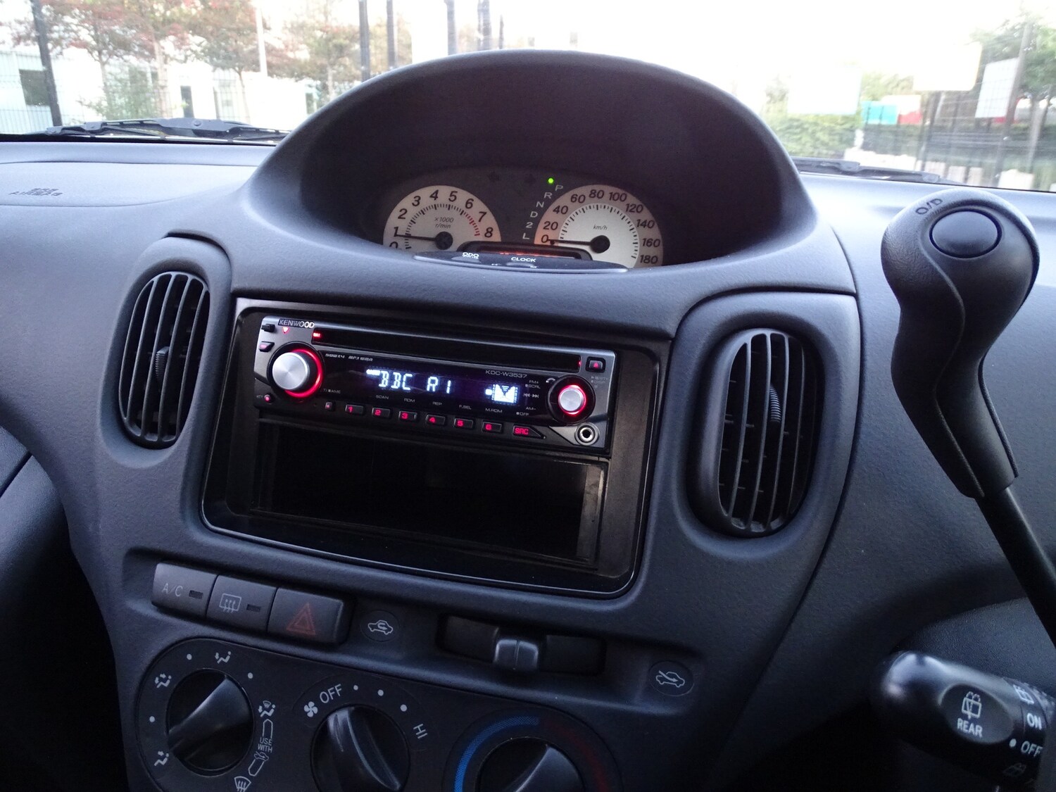 Used Toyota Yaris 2004 for sale - 76951330: Photo 20