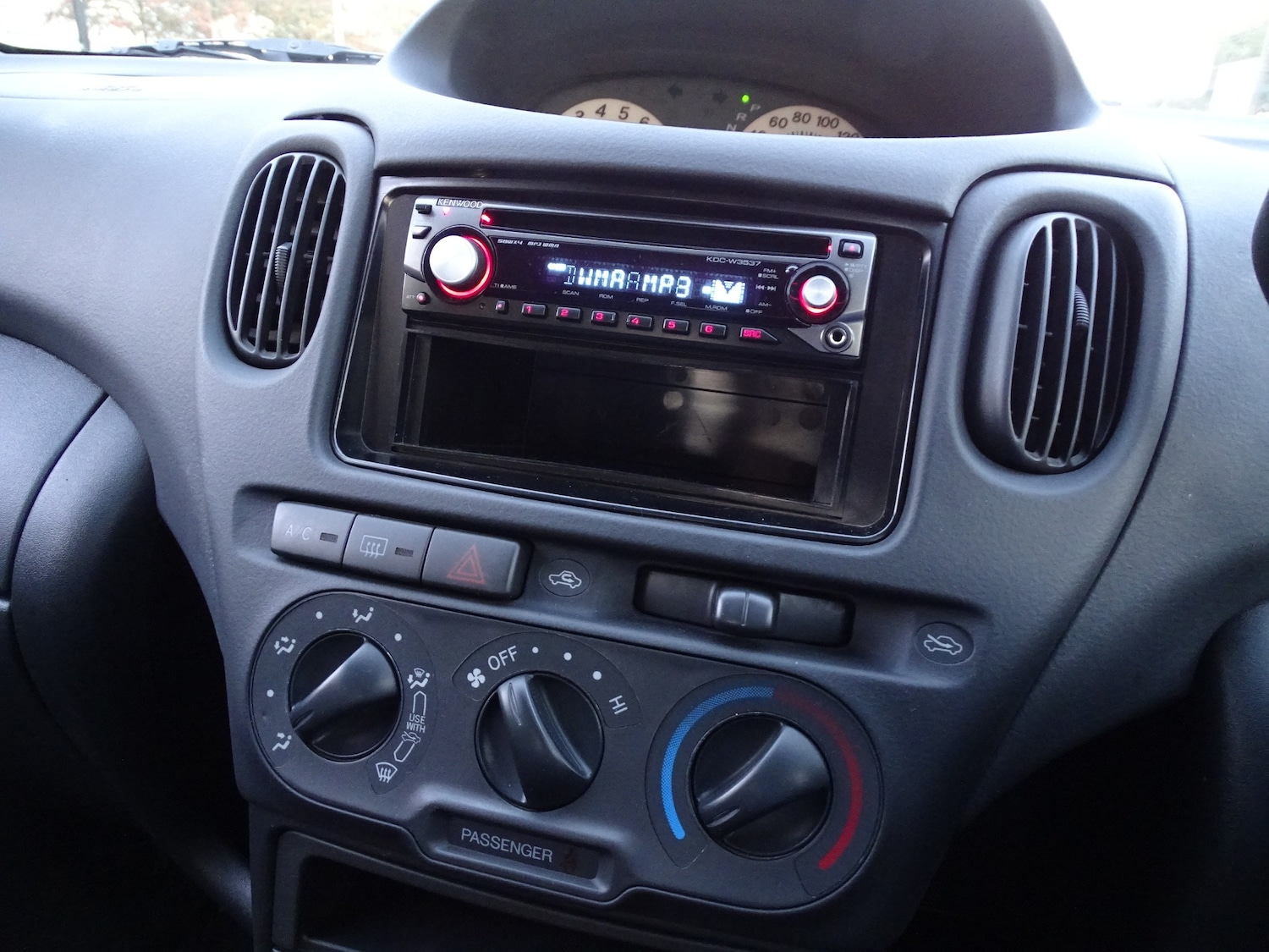 Used Toyota Yaris 2004 for sale - 76951330: Photo 25