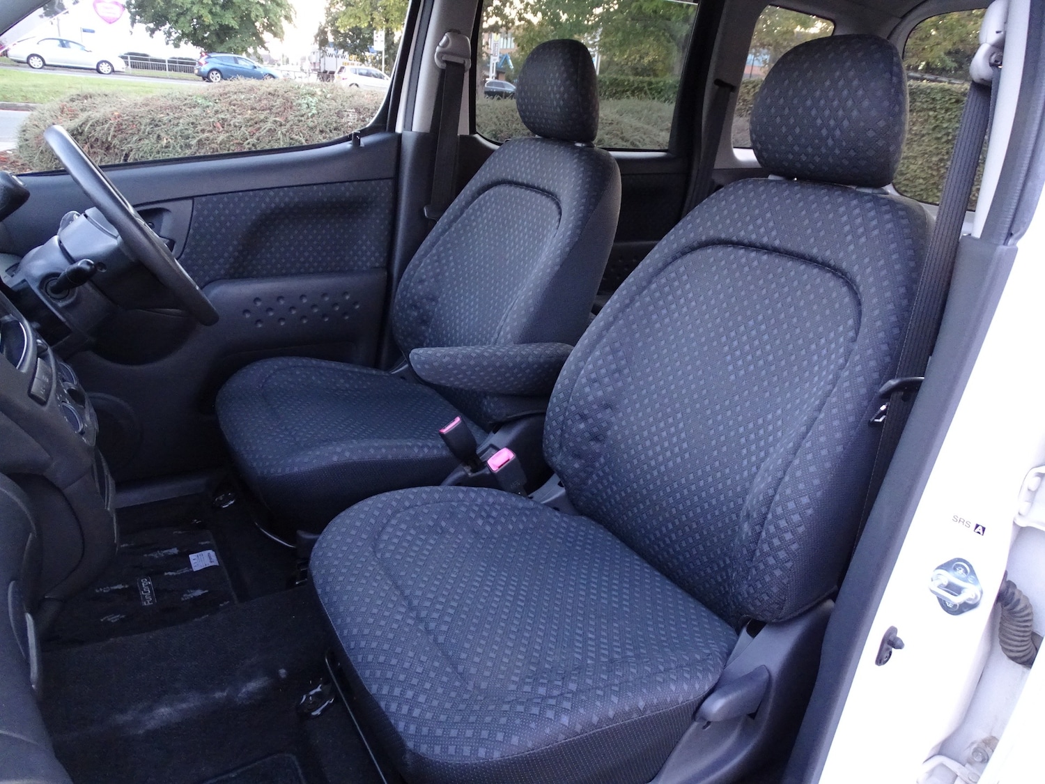 Used Toyota Yaris 2004 for sale - 76951330: Photo 27