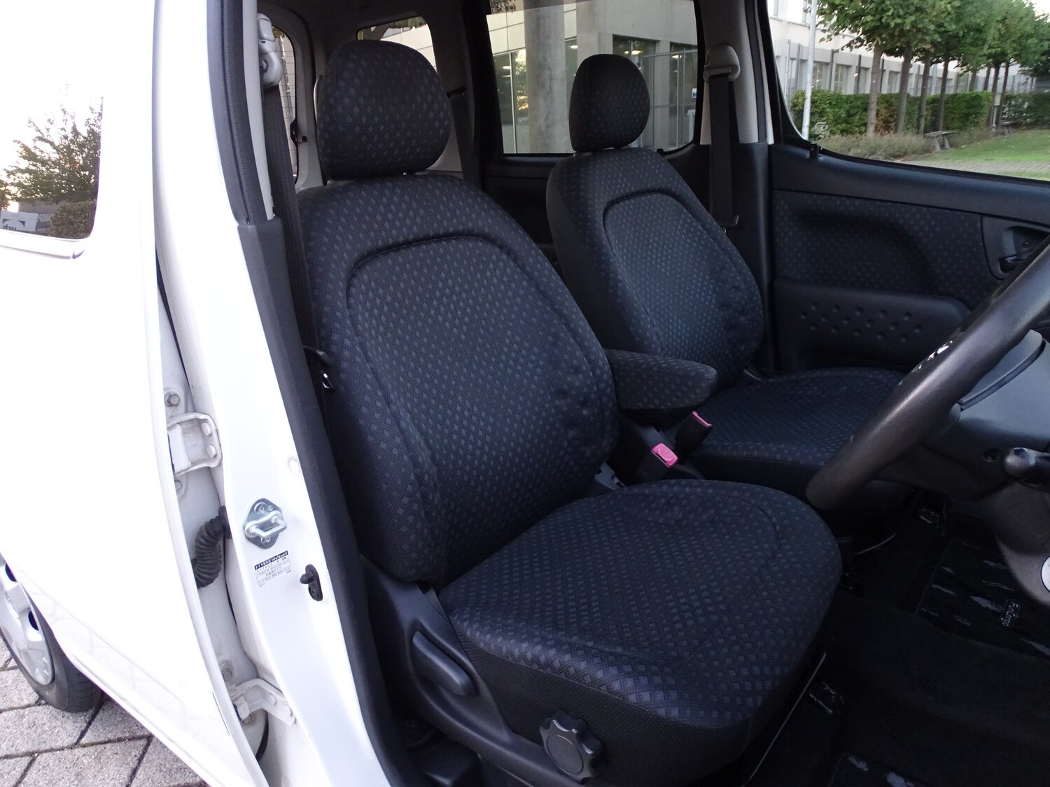 Used Toyota Yaris 2004 for sale - 76951330: Photo 28