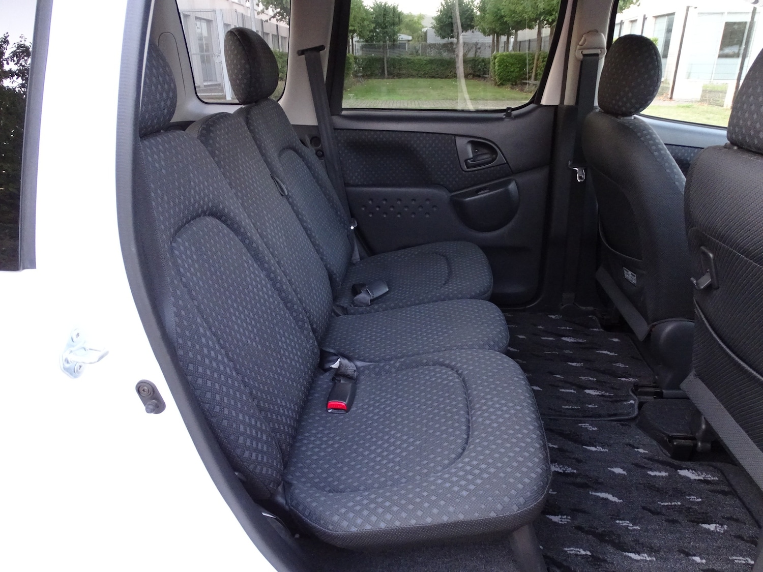 Used Toyota Yaris 2004 for sale - 76951330: Photo 30