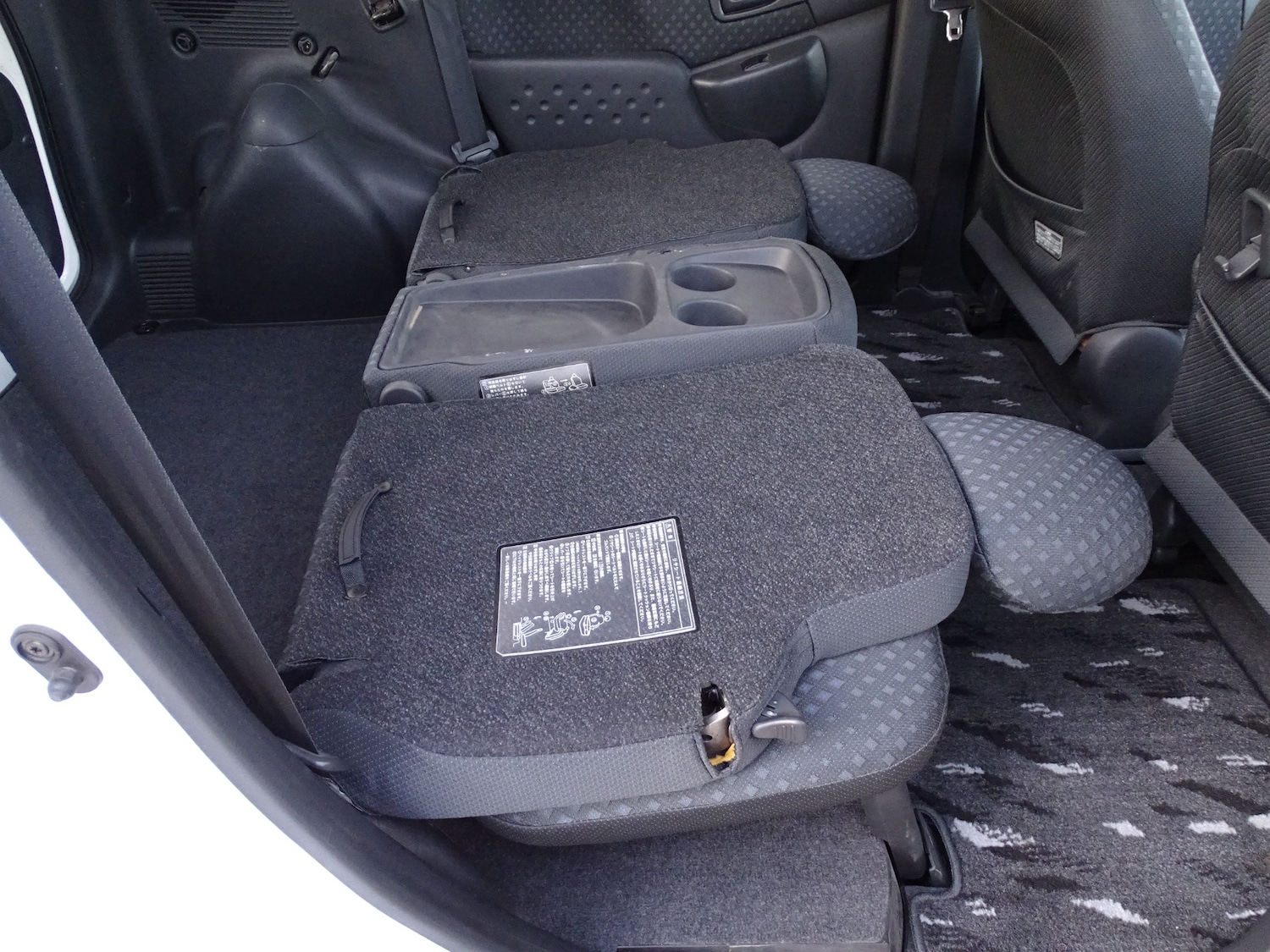 Used Toyota Yaris 2004 for sale - 76951330: Photo 31