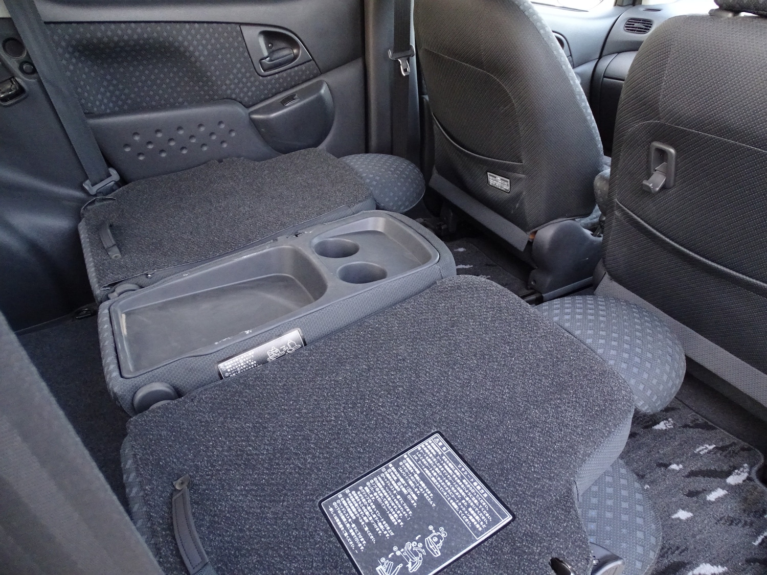 Used Toyota Yaris 2004 for sale - 76951330: Photo 32