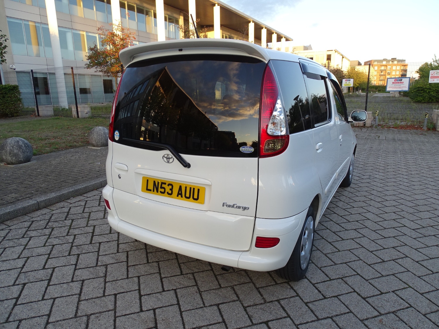 Used Toyota Yaris 2004 for sale - 76951330: Photo 8
