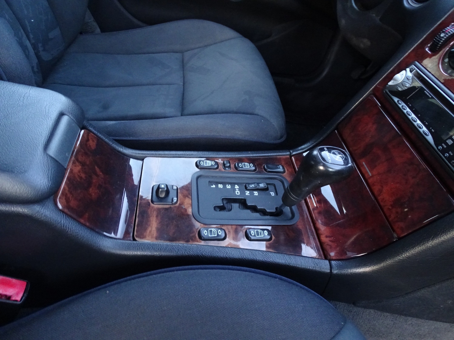 Used Mercedes-Benz E Class 1998 for sale - 76951389: Photo 22