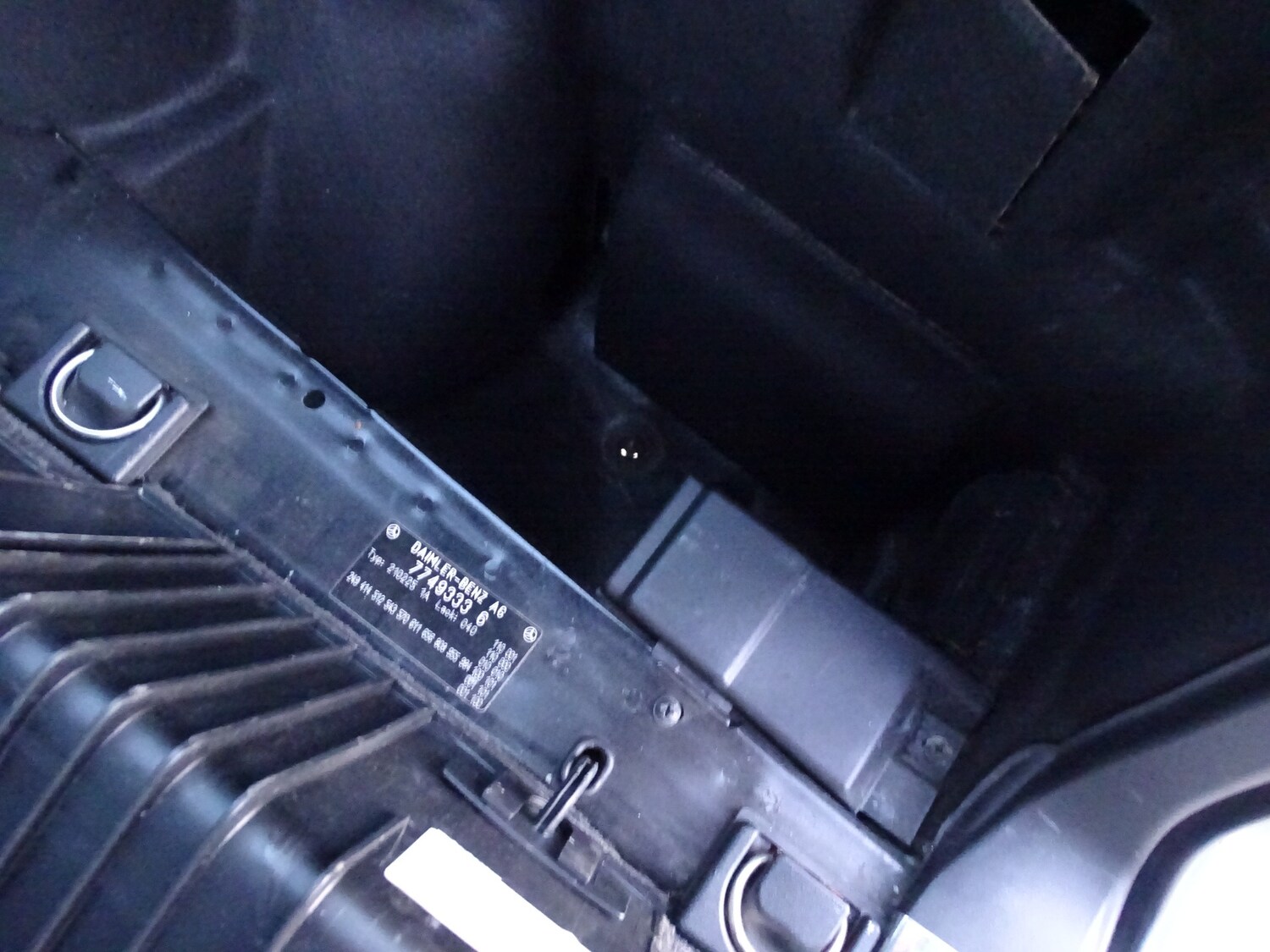 Used Mercedes-Benz E Class 1998 for sale - 76951389: Photo 37