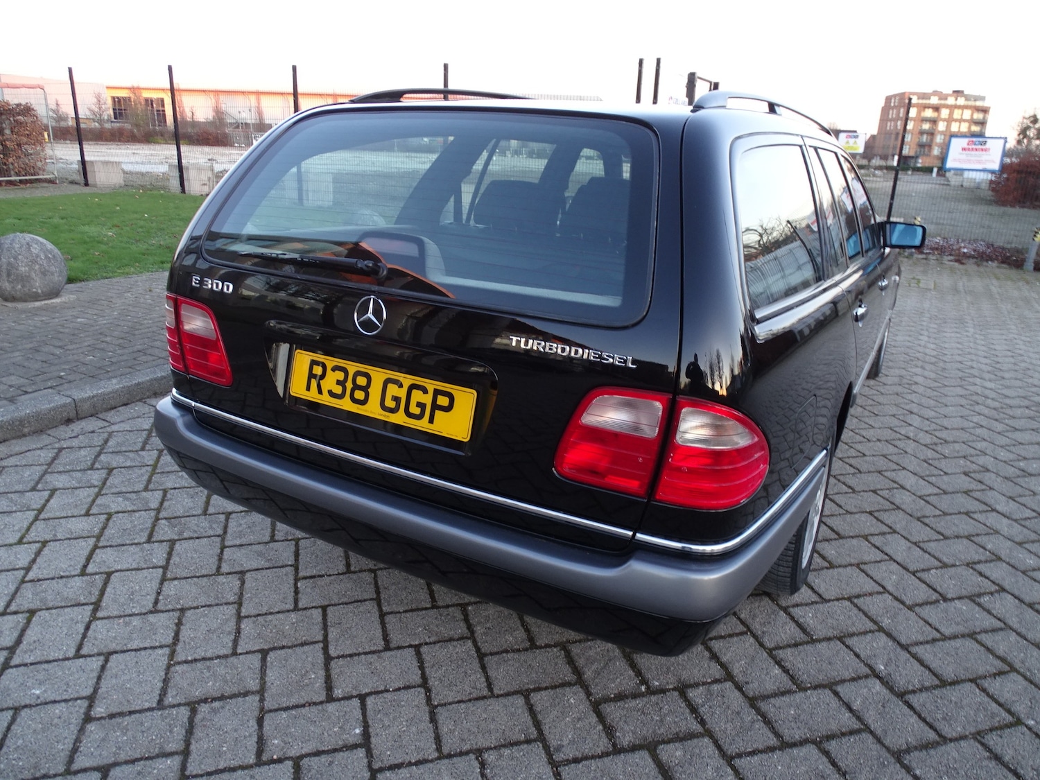 Used Mercedes-Benz E Class 1998 for sale - 76951389: Photo 8