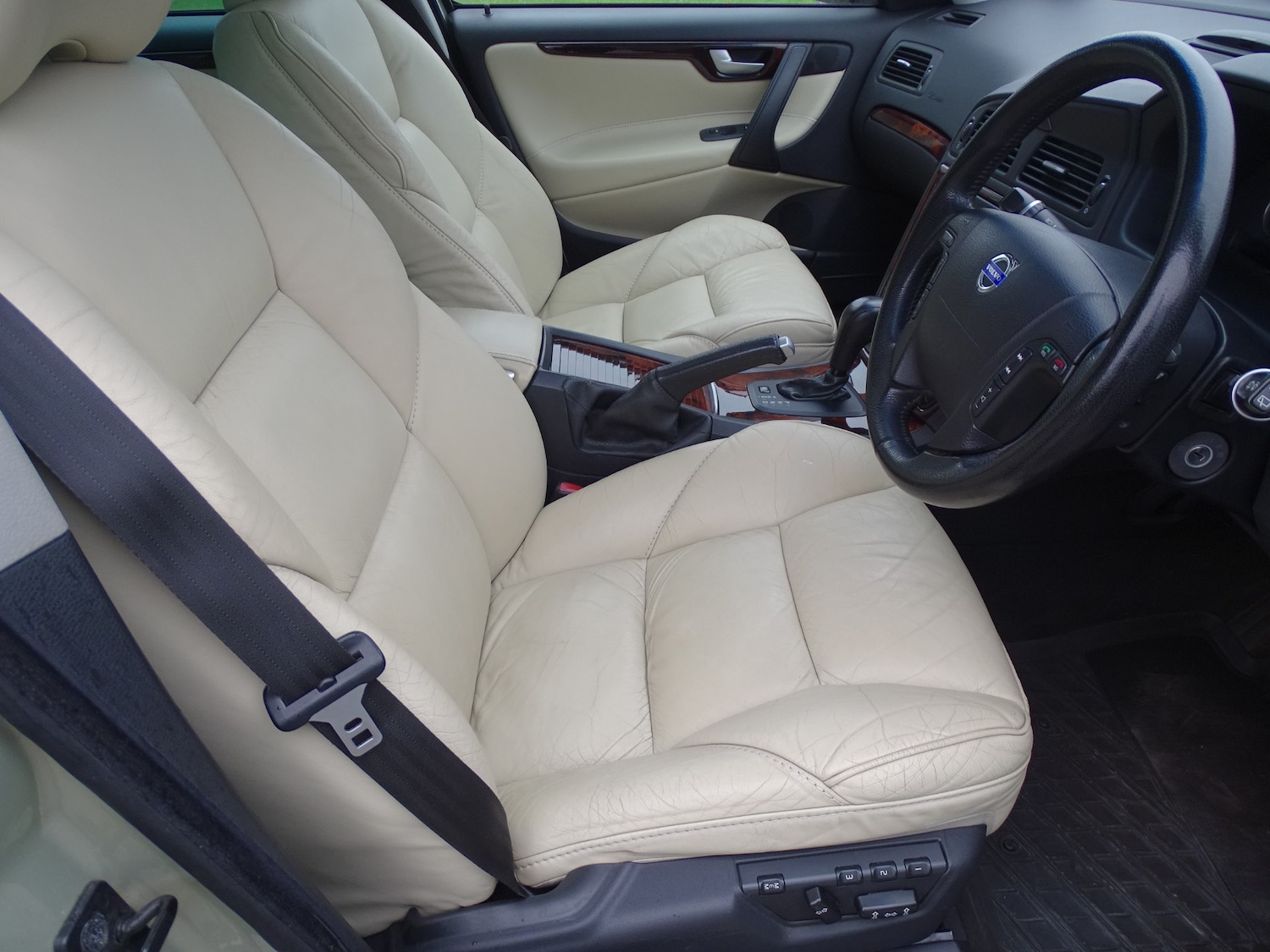 Used Volvo V70 2006 for sale - 77101418: Photo 25