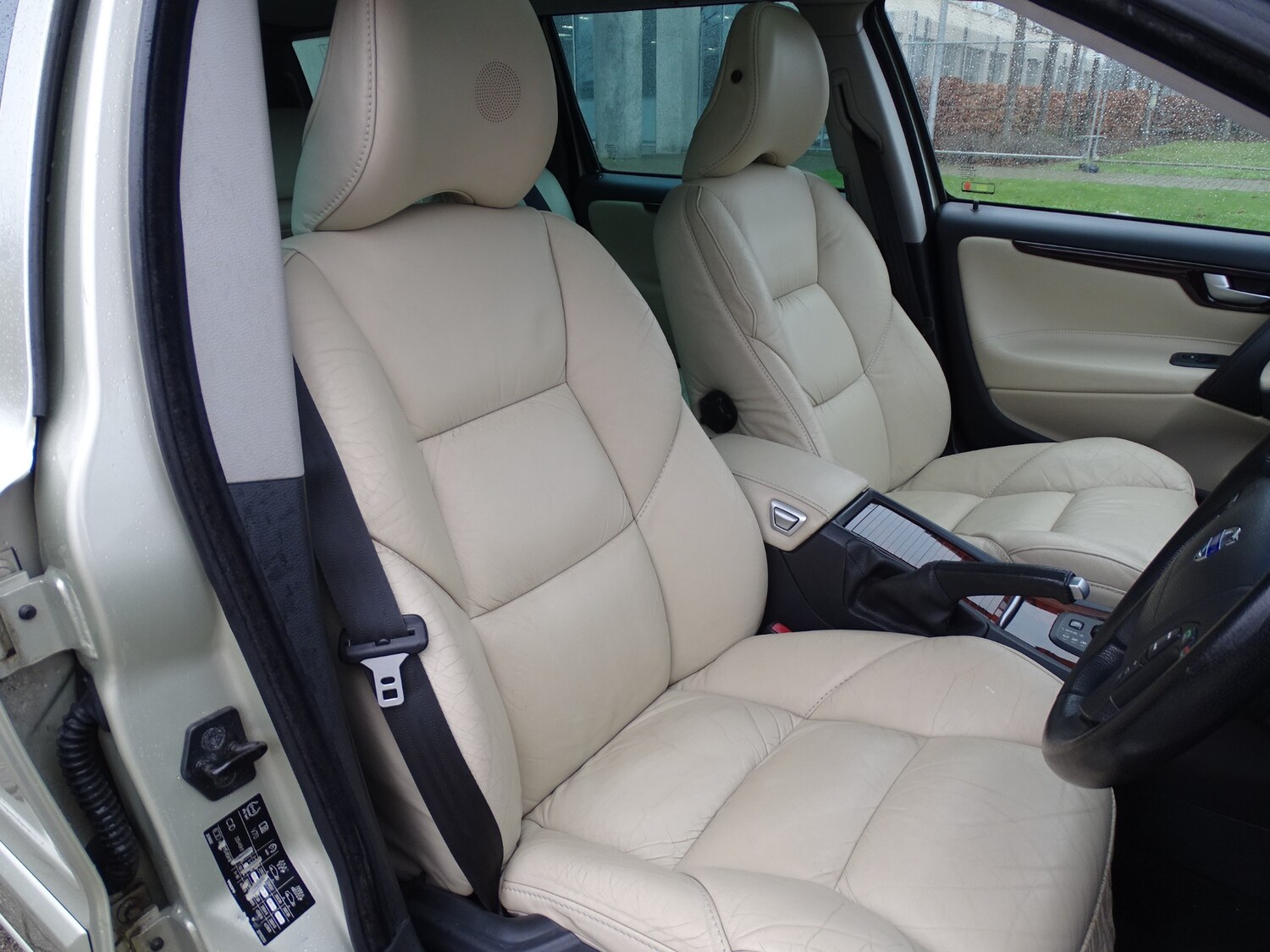 Used Volvo V70 2006 for sale - 77101418: Photo 29