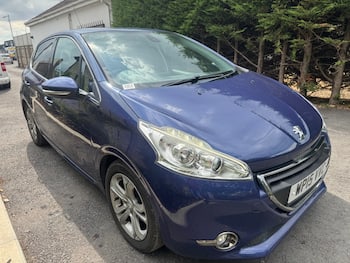 Used Peugeot 208 2015 for sale - 79776438: Photo