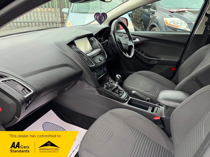 Used Ford Focus 2015 for sale - 76093093: Photo 11