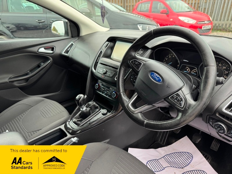Used Ford Focus 2015 for sale - 76093093: Photo 5