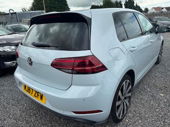Used Volkswagen Golf 2017 for sale - 78875984: Photo