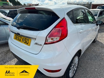 Used Ford Fiesta 2013 for sale - 76119454: Photo