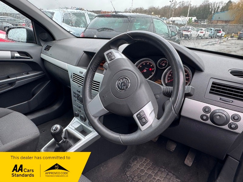 Used Vauxhall Astra 2010 for sale - 77452739: Photo 5