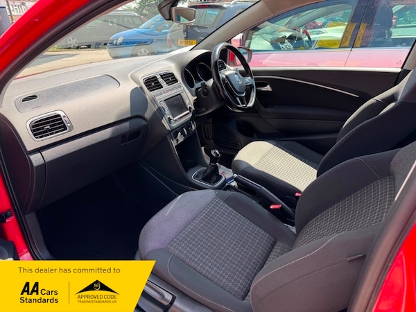 Used Volkswagen Polo 2017 for sale - 74689611: Photo 6