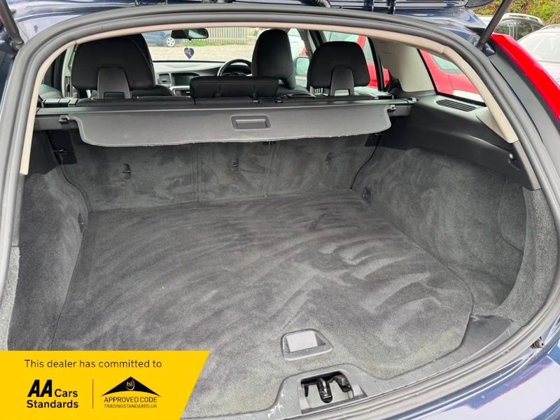 Used Volvo V60 2013 for sale - 76267577: Photo 9