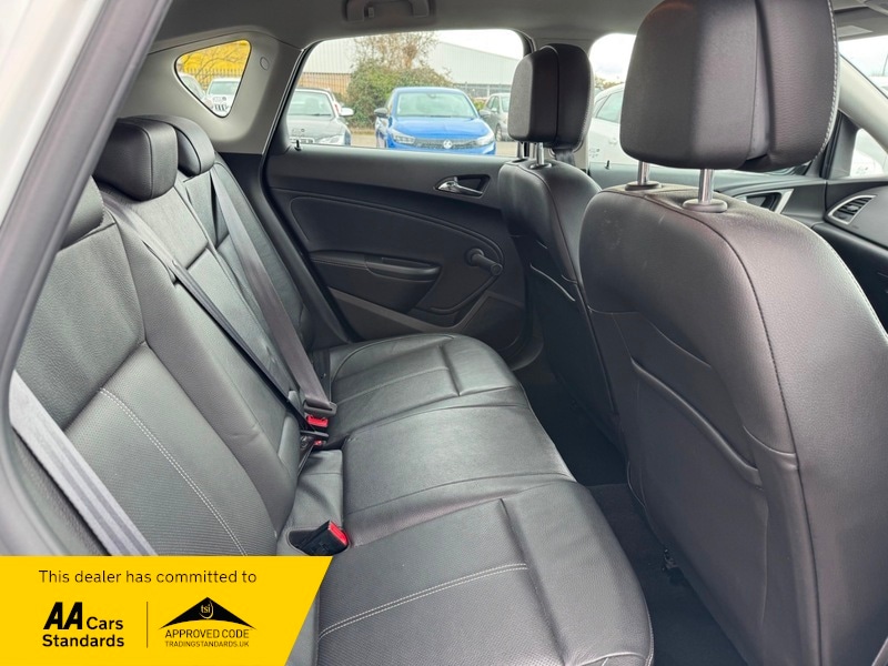 Used Vauxhall Astra 2014 for sale - 77880757: Photo 6