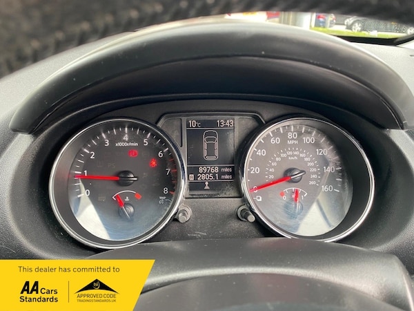 Used Nissan Qashqai 2011 for sale - 74391996: Photo 9