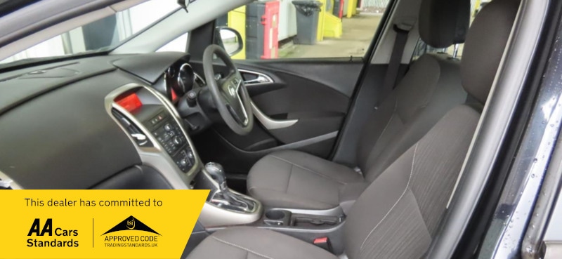 Used Vauxhall Astra 2010 for sale - 77584230: Photo 2