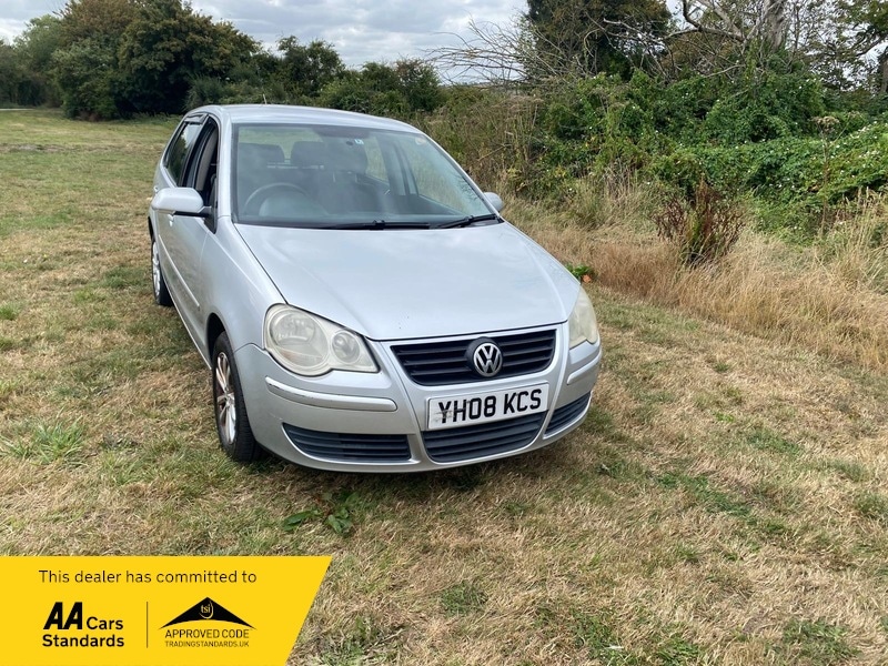 Used Volkswagen Polo 2018 for sale - 76482643: Photo 2
