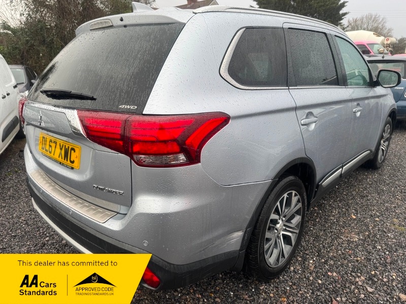 Used Mitsubishi Outlander 2018 for sale - 77201025: Photo 4