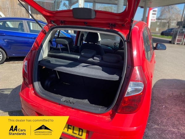 Used Hyundai i10 2013 for sale - 74092650: Photo 10