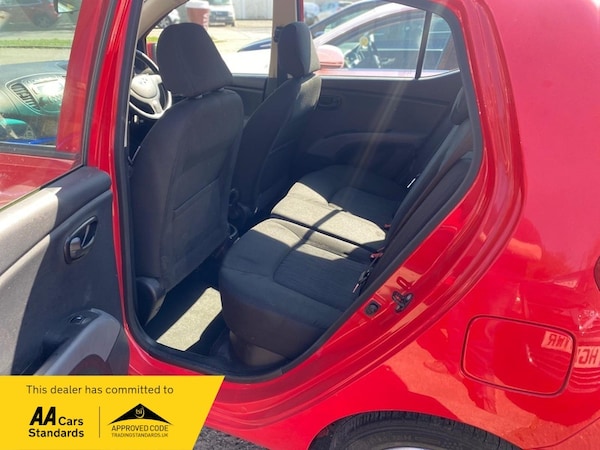 Used Hyundai i10 2013 for sale - 74092650: Photo 9